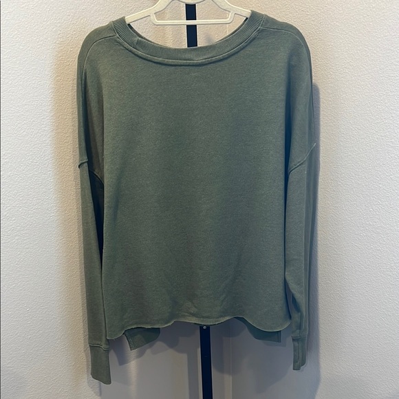 Time and Tru Green Sweatshirt - Picture 2 of 3